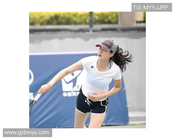 李芳网球生涯回顾与展望：从青涩少女到职业选手的成长之路